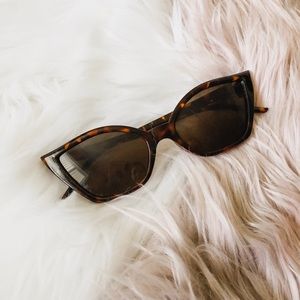 NWOT Cat Eye Tortoise Shell Sunnies